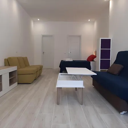 Velarde Center * Malaga