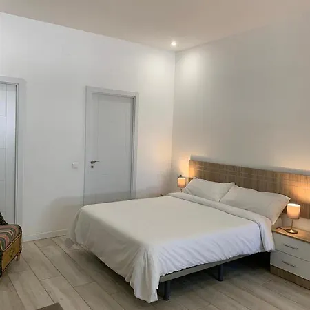 Velarde Center Apartment *