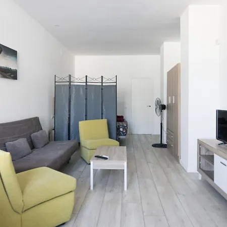 Velarde Center Apartment *